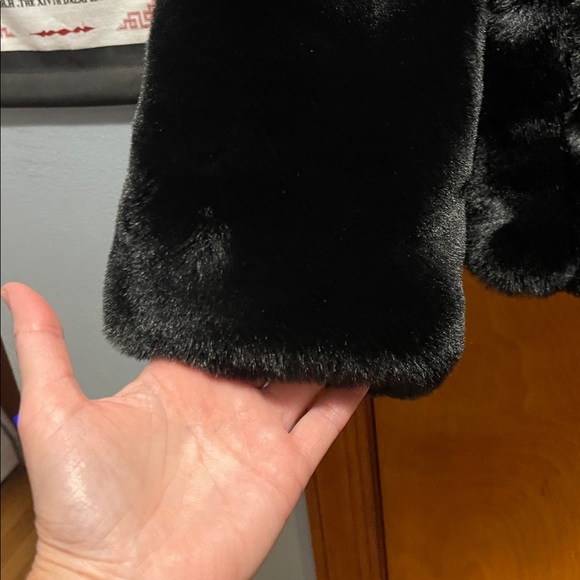 Pretty Rugged Faux Fur Jacket - Picture 3 of 10